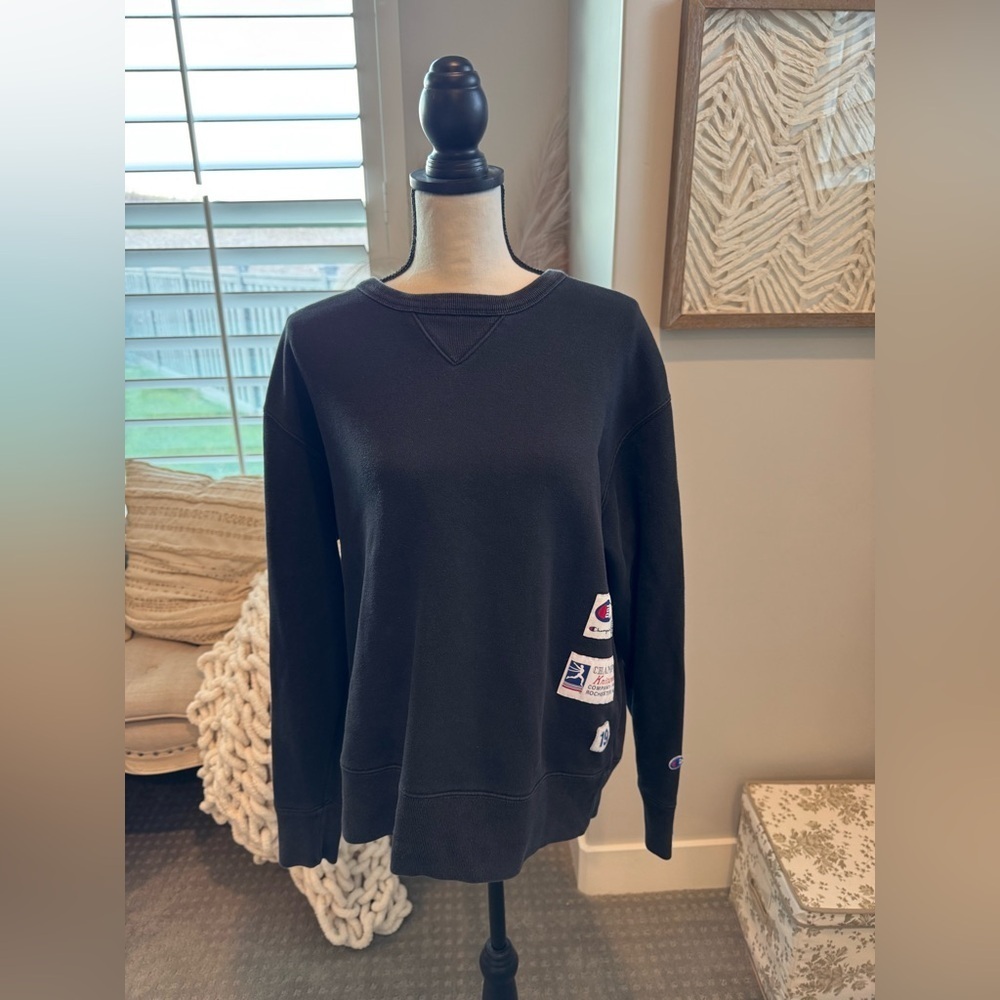 Men’s vintage Champion crewneck sweater